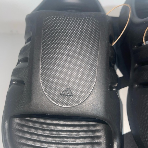 Adidas Adifom IIInfinity Slide Black Sandals Sleek Comfort Design NWT Unisex - Picture 4 of 11